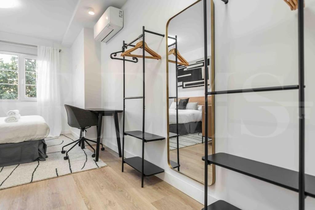 Bright And Modern Apartment By Rems Малага Экстерьер фото